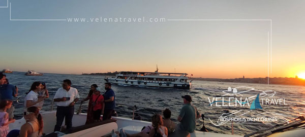 Bosphorus Sunset Yacht Cruise in Istanbul