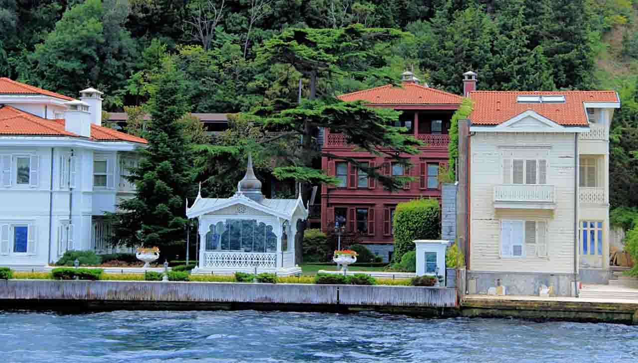 The Bosphorus and Its Yalis