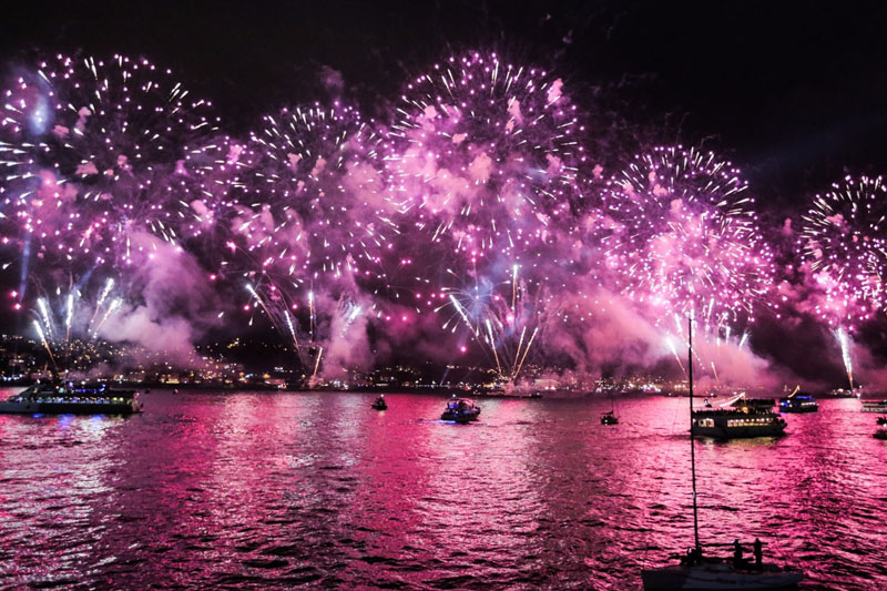 Istanbul New Year Dinner Cruise and Party on the Bosphorus Video